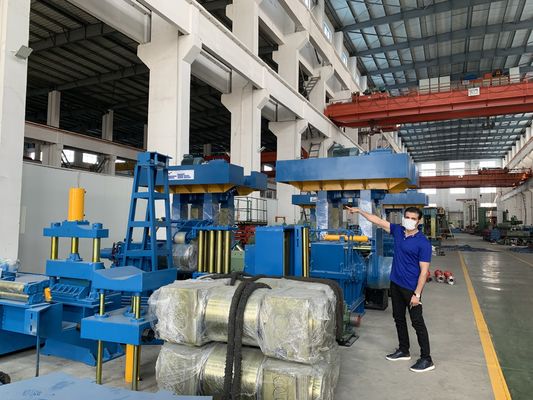 150m / Min يقفان عكسيان على البارد مطحنة درفلة للكربون الصلب والنحاس