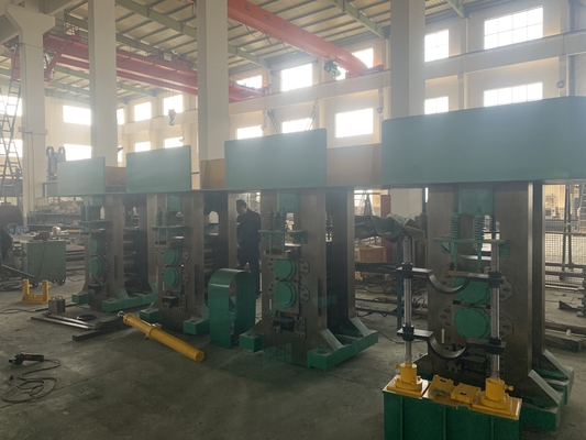 مطحنة درفلة على البارد بثلاث حوامل 240 مم 150 م / دقيقة 4hi من الفولاذ الكربوني