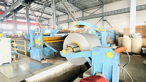 آلة تقطيع الألواح الفولاذية المدرفلة على البارد 2200mm آلة التقطيع المعدنية وايلدر