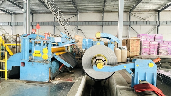 آلة تقطيع الألواح الفولاذية المدرفلة على البارد 2200mm آلة التقطيع المعدنية وايلدر