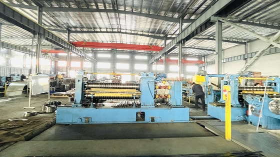 1800mm لفائف الصلب آلة الحز التلقائي 15000kg 200KW