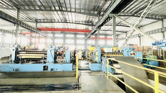1800mm لفائف الصلب آلة الحز التلقائي 15000kg 200KW